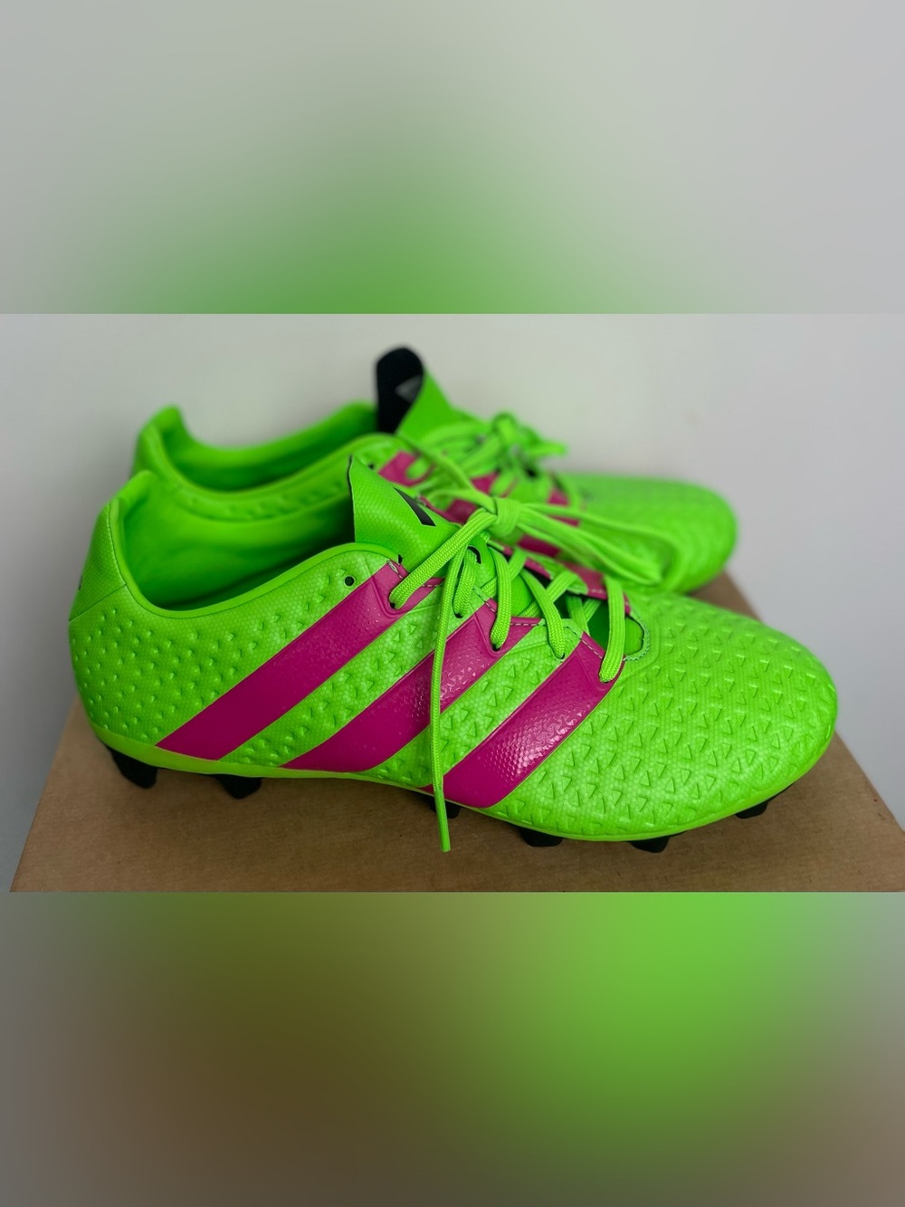 Adidas - Ace 16.4 FxG men’s soccer cleat Size 9 US